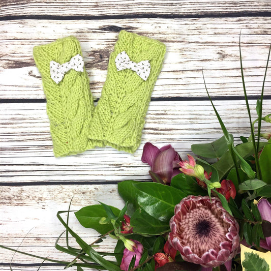 Spring Green Hand-Knitted Fingerless Gloves with Bow! Accessories, Donalds Wally Hat, Gloves, Knitted 44ideas.co.uk
