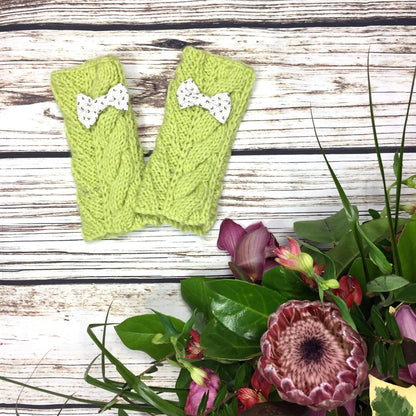 Spring Green Hand-Knitted Fingerless Gloves with Bow! Accessories, Donalds Wally Hat, Gloves, Knitted 44ideas.co.uk