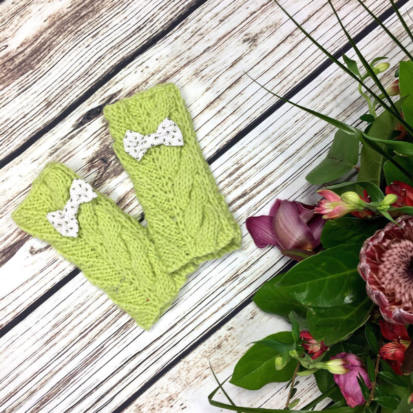 Spring Green Hand-Knitted Fingerless Gloves with Bow! Accessories, Donalds Wally Hat, Gloves, Knitted 44ideas.co.uk