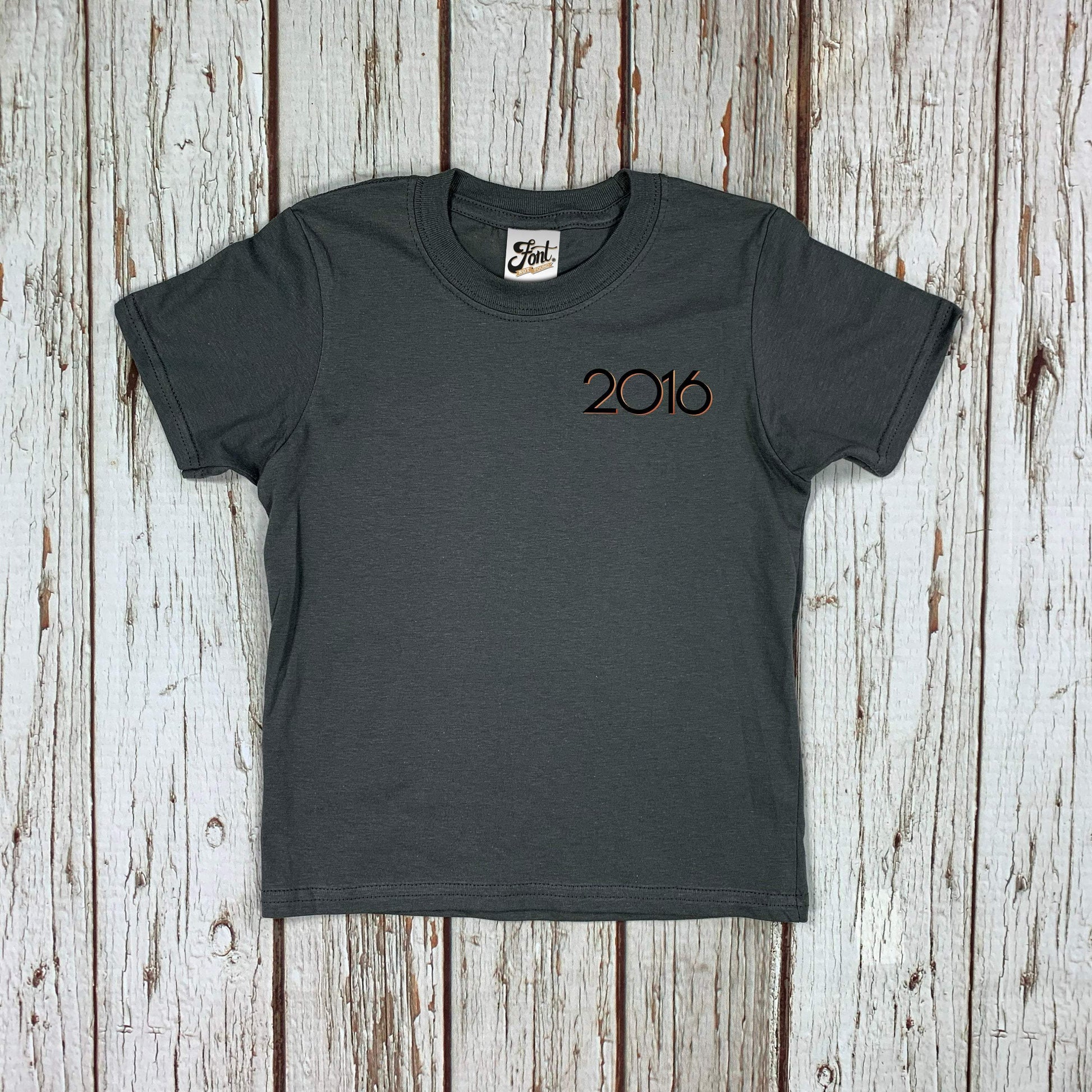 Kids' Birthday T-Shirts Year - Branson Font Not Found, Font: Branson, Kid's Clothes, T-Shirt: Numbers, T-Shirts 44ideas.co.uk