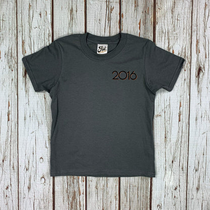 Kids' Birthday T-Shirts Year - Branson Font Not Found, Font: Branson, Kid's Clothes, T-Shirt: Numbers, T-Shirts 44ideas.co.uk