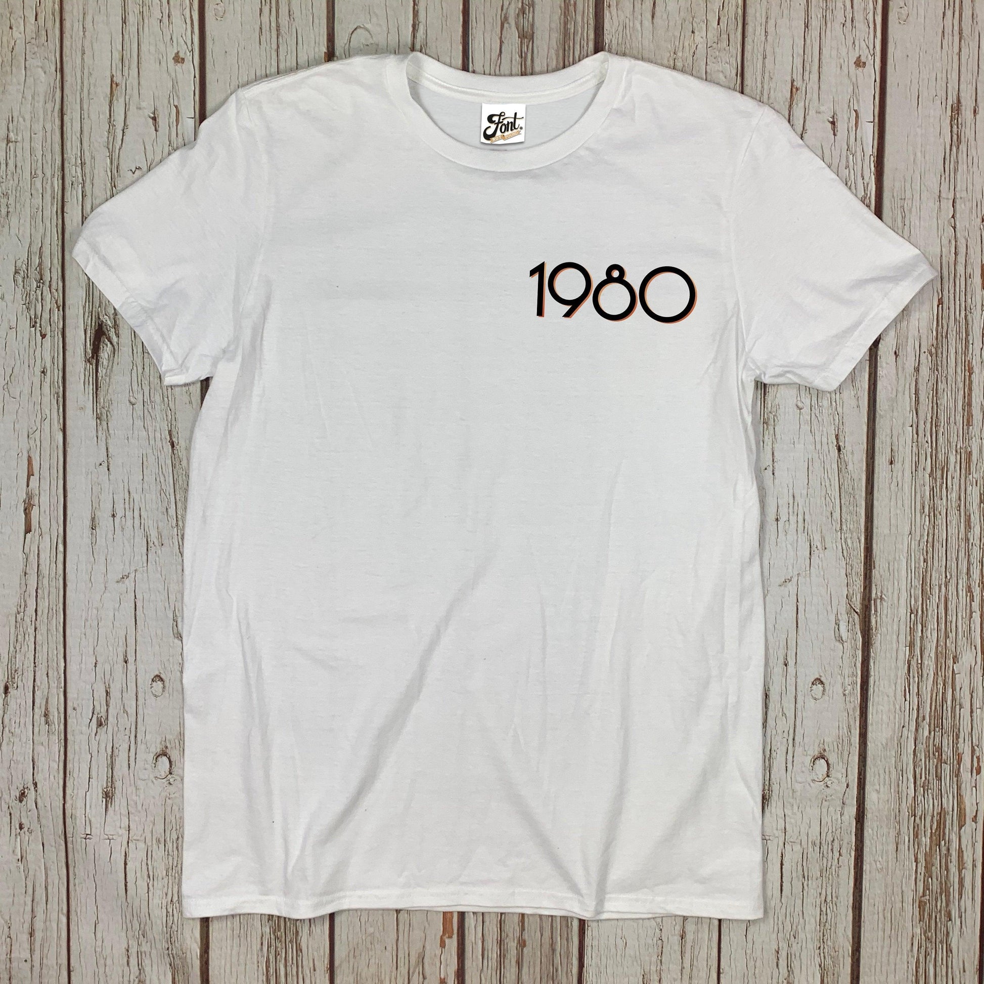 Men's Birth-Year Pocket T-Shirt - Branson Font Not Found, Font: Branson, Men's Clothes, T-Shirt: Numbers, T-Shirts 44ideas.co.uk